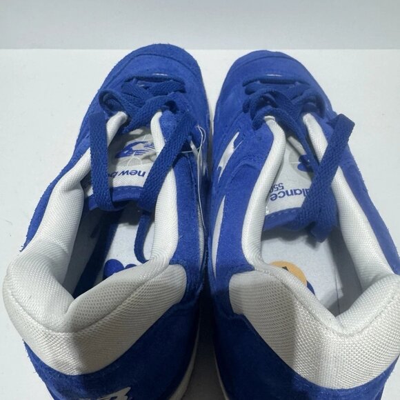 Athletic_Shoes